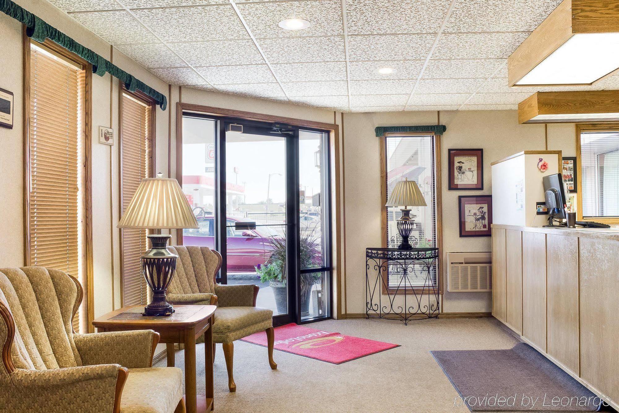 Econo Lodge Wall Bagian luar foto