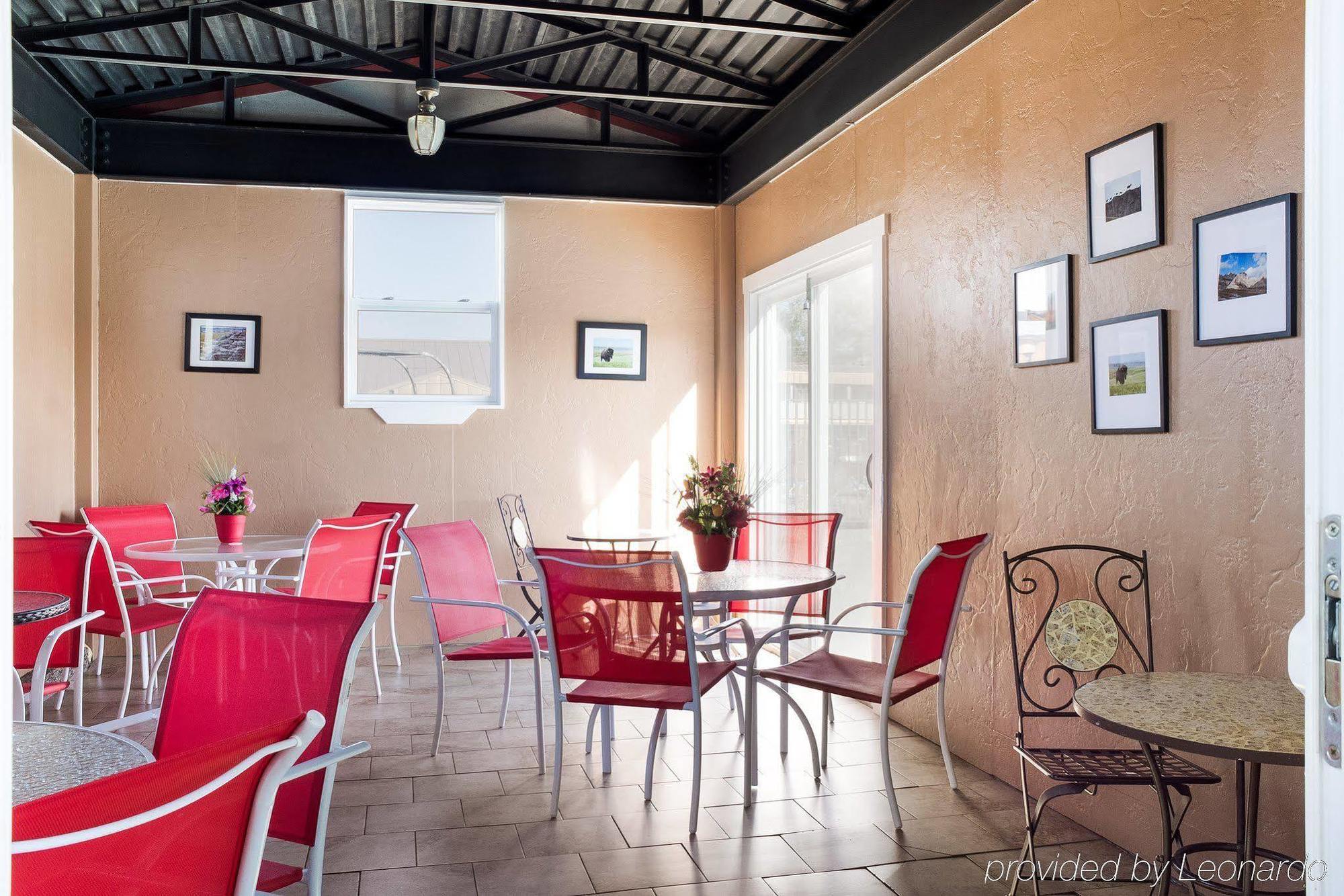 Econo Lodge Wall Bagian luar foto